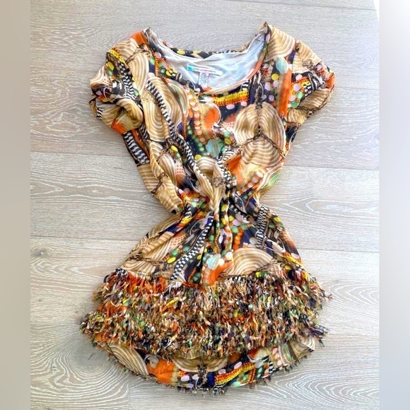 DIANE VON FURSTENBERG An allover different prints and textures brings - Picture 1 of 3